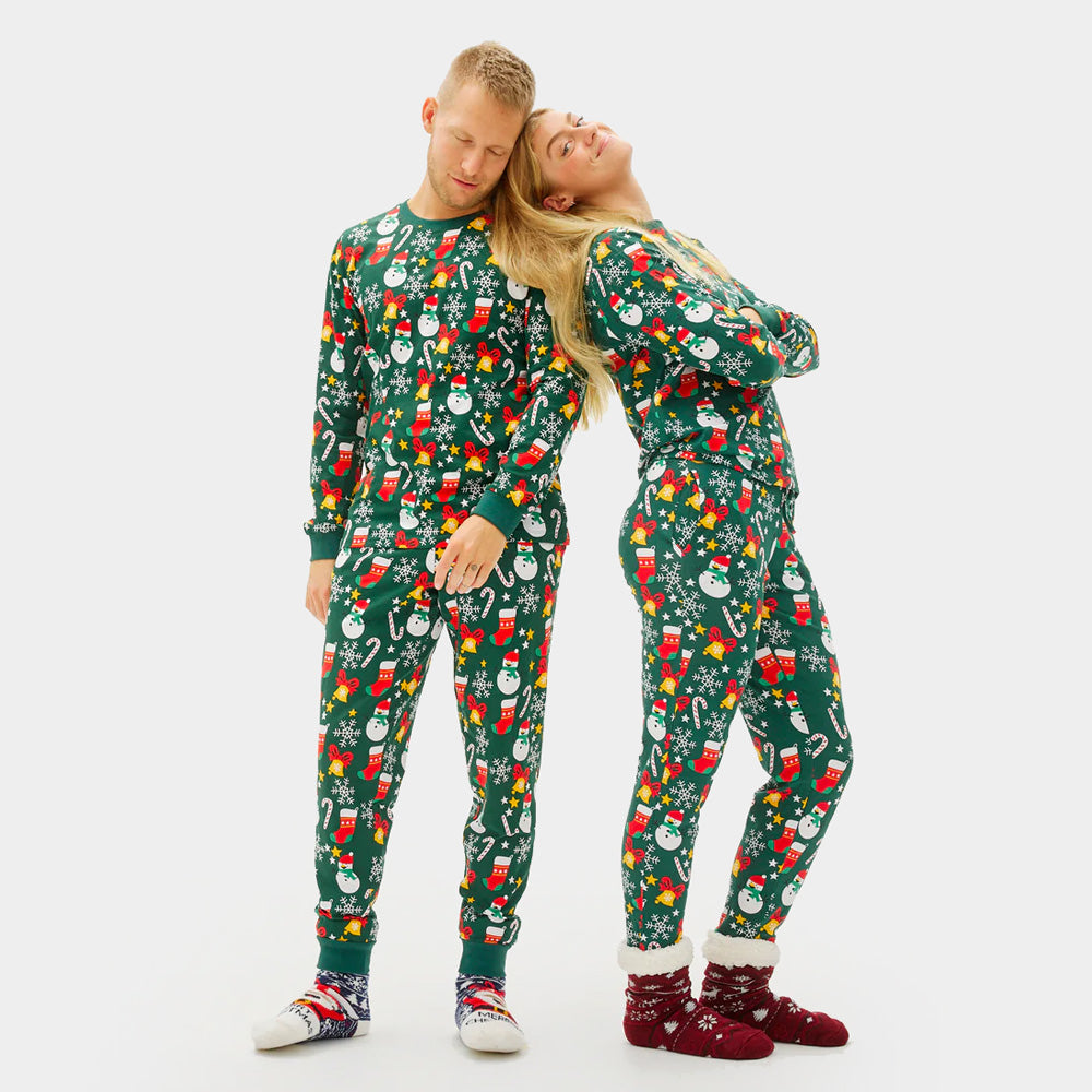 Pijama de Navidad Mujer y Hombre Verde con Motivos Navideños
